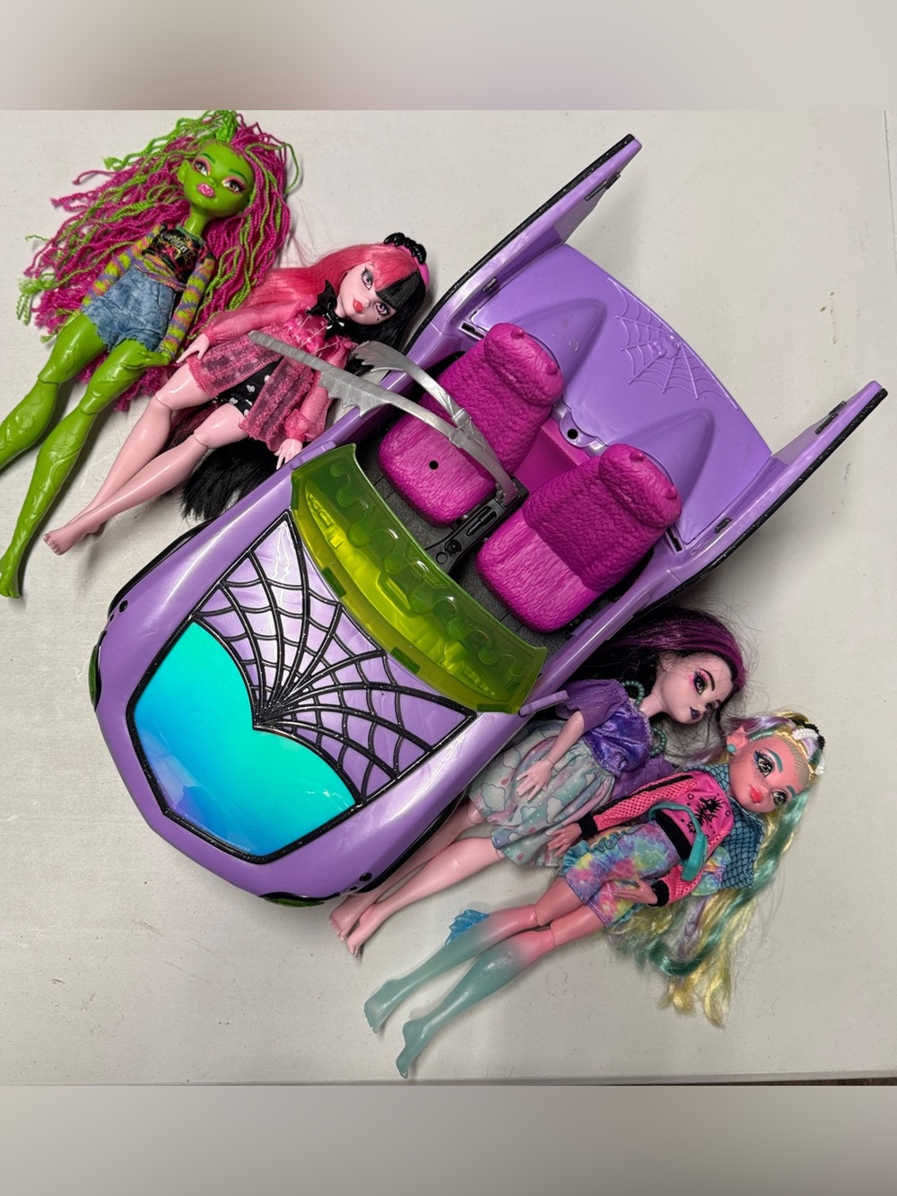 Monster high car with dolls bundle